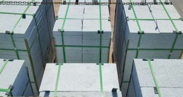 吉林市 芝麻白花岗岩5公分地铺石 花岗岩厂家工厂装车日常