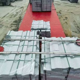 吉林市 芝麻白仿形加直形路沿石出货日常