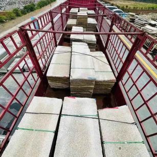 吉林市 黄金麻花岗岩荔枝面，光面毛板装车完成