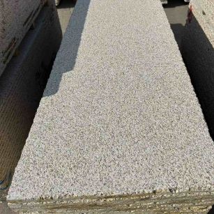 吉林市 黄金麻花岗岩荔枝面毛板，半成品