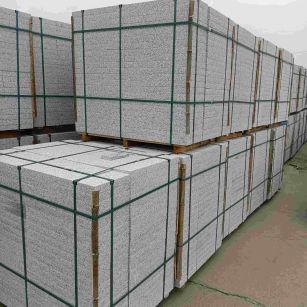 吉林市 白麻花岗岩石材荔枝面地铺石（300*600*50）