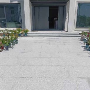 吉林市 芝麻白花岗岩地铺石地面铺装