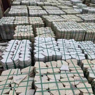 吉林市 黄金麻白麻花岗岩荔枝面地铺石(冰裂纹)