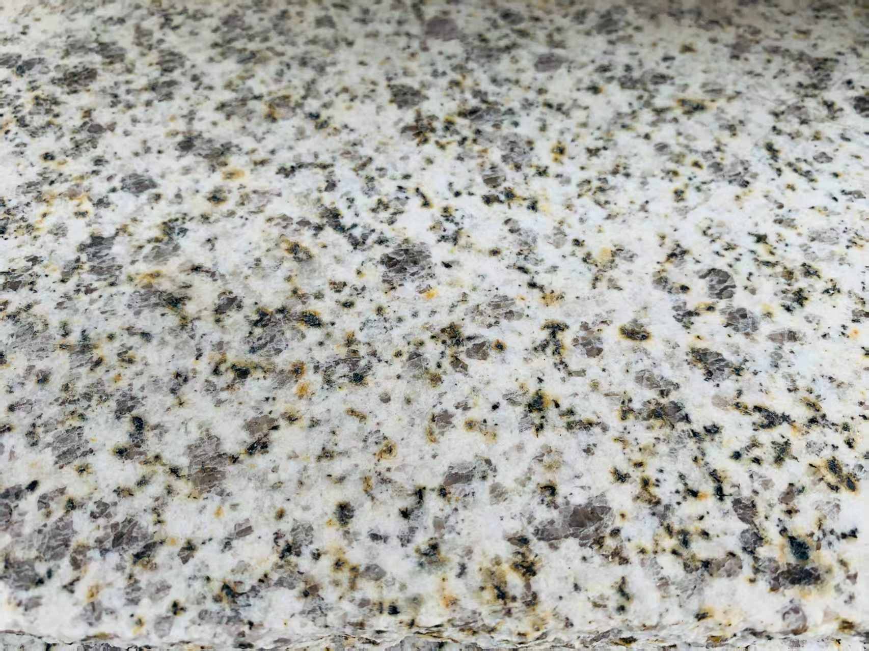 吉林市 黄金麻花岗岩石材浅黄光面