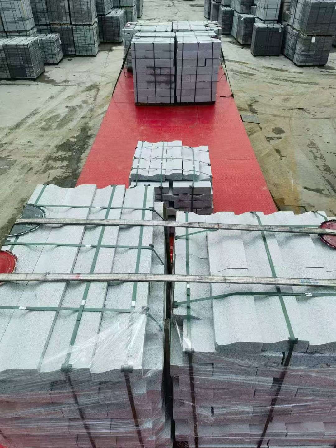 吉林市 芝麻白仿形加直形路沿石出货日常