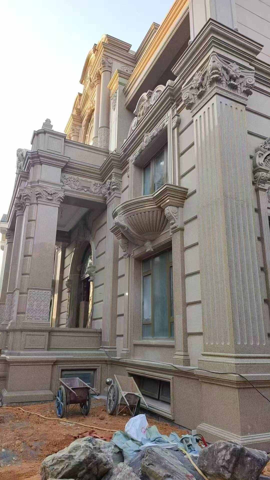 吉林市 黄金麻花岗岩光面别墅外墙干挂施工完成