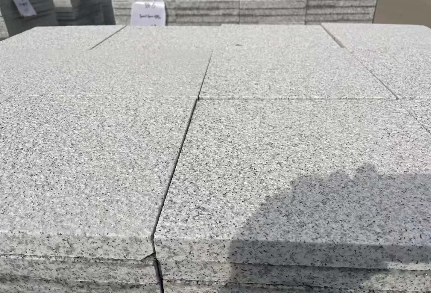 吉林市 白麻花岗岩石材推荐 荔枝面地铺石