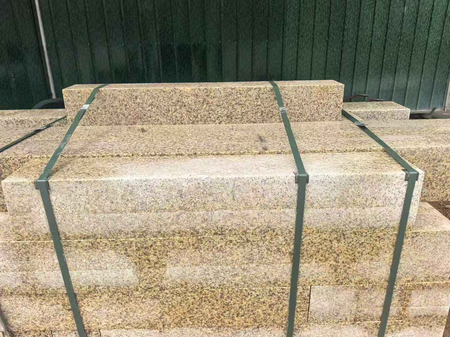 吉林市 黄金麻花岗岩石材机切面栏杆料半成品