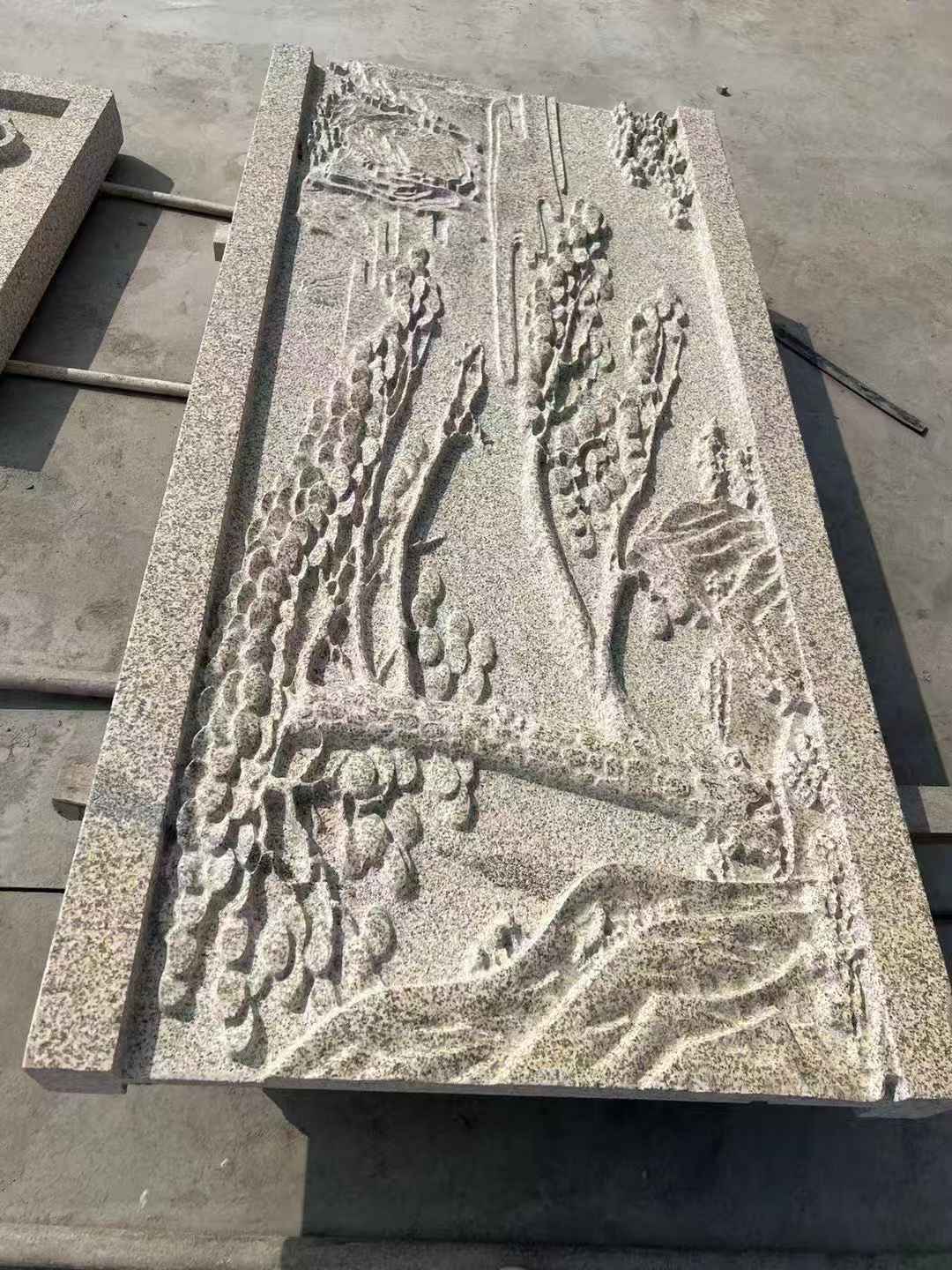 吉林市 黄金麻雕刻板浮雕迎客松