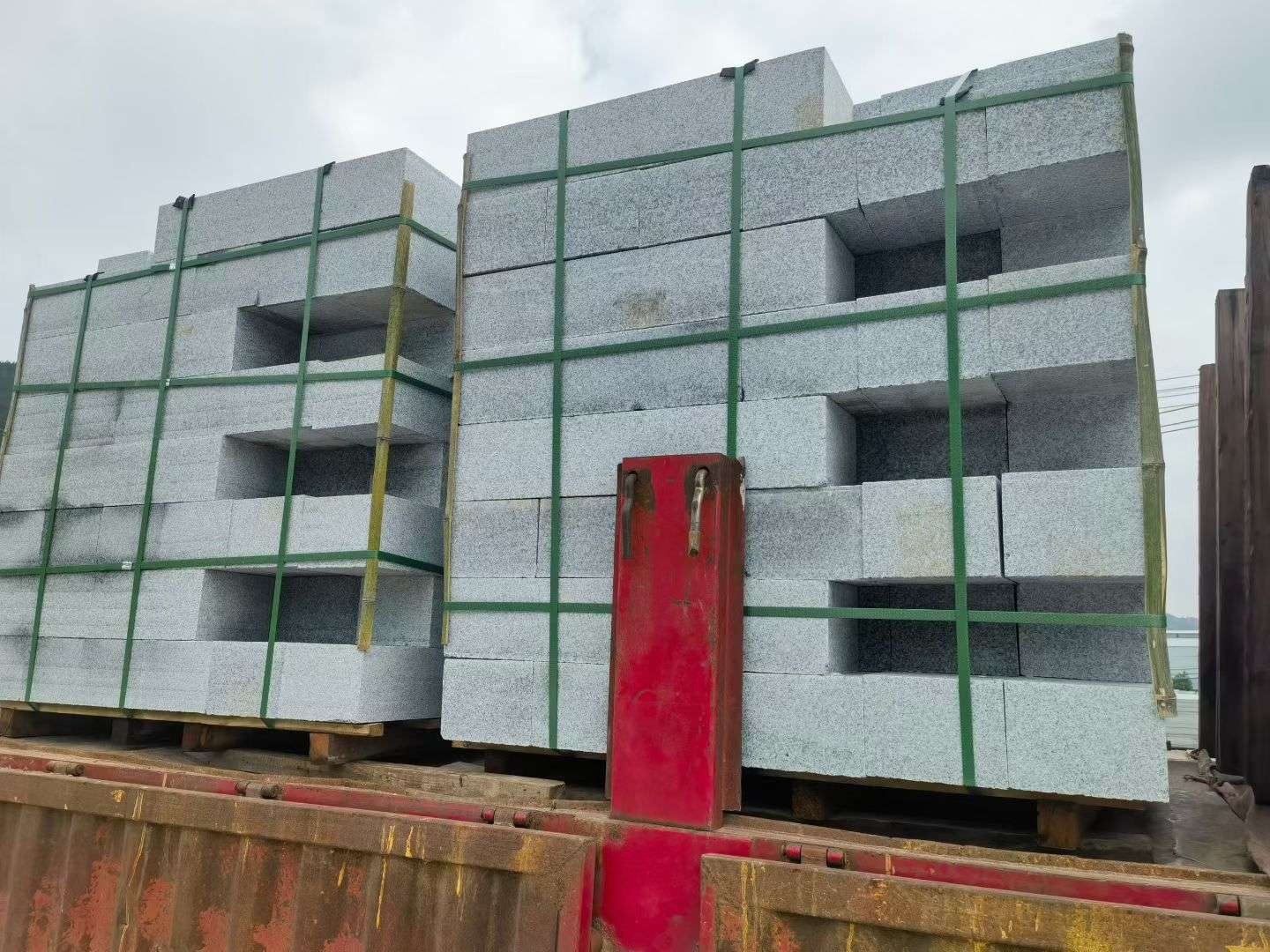 吉林市 芝麻白花岗岩路沿石，平石，路侧石，马路牙子，路缘石，立缘石，平缘石等