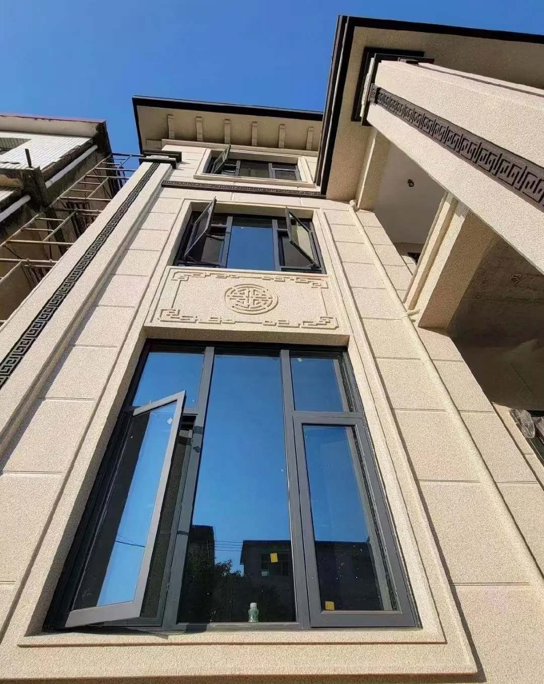 吉林市 黄金麻荔枝面别墅外墙干挂效果展示