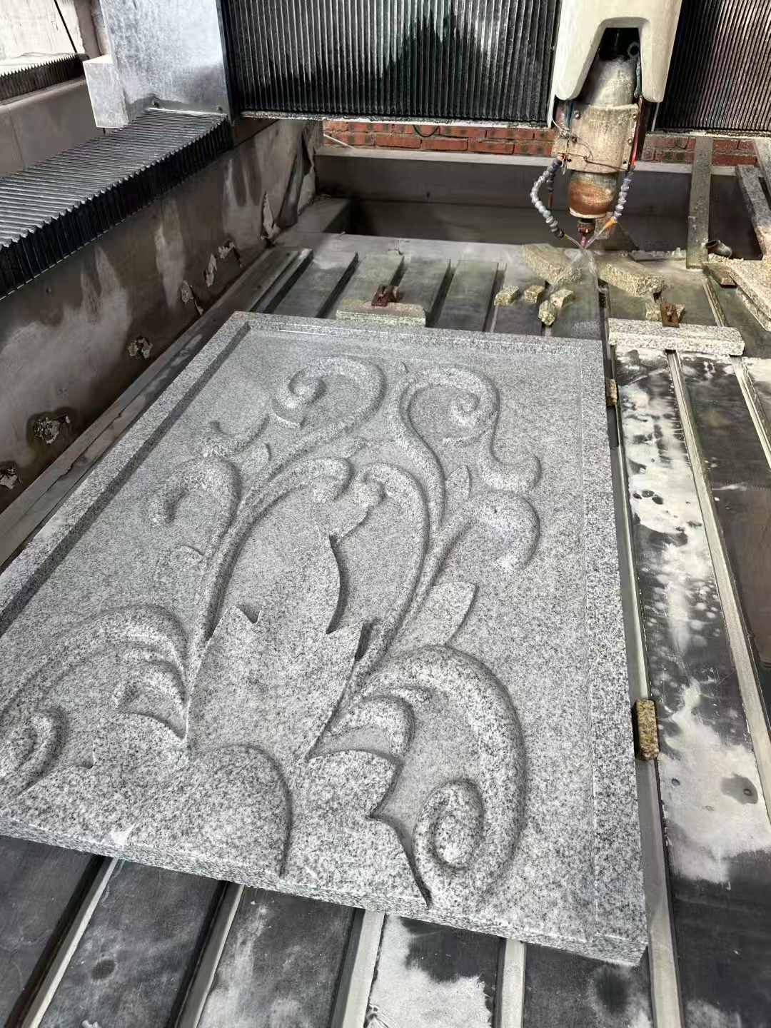 吉林市 白麻别墅干挂雕花板