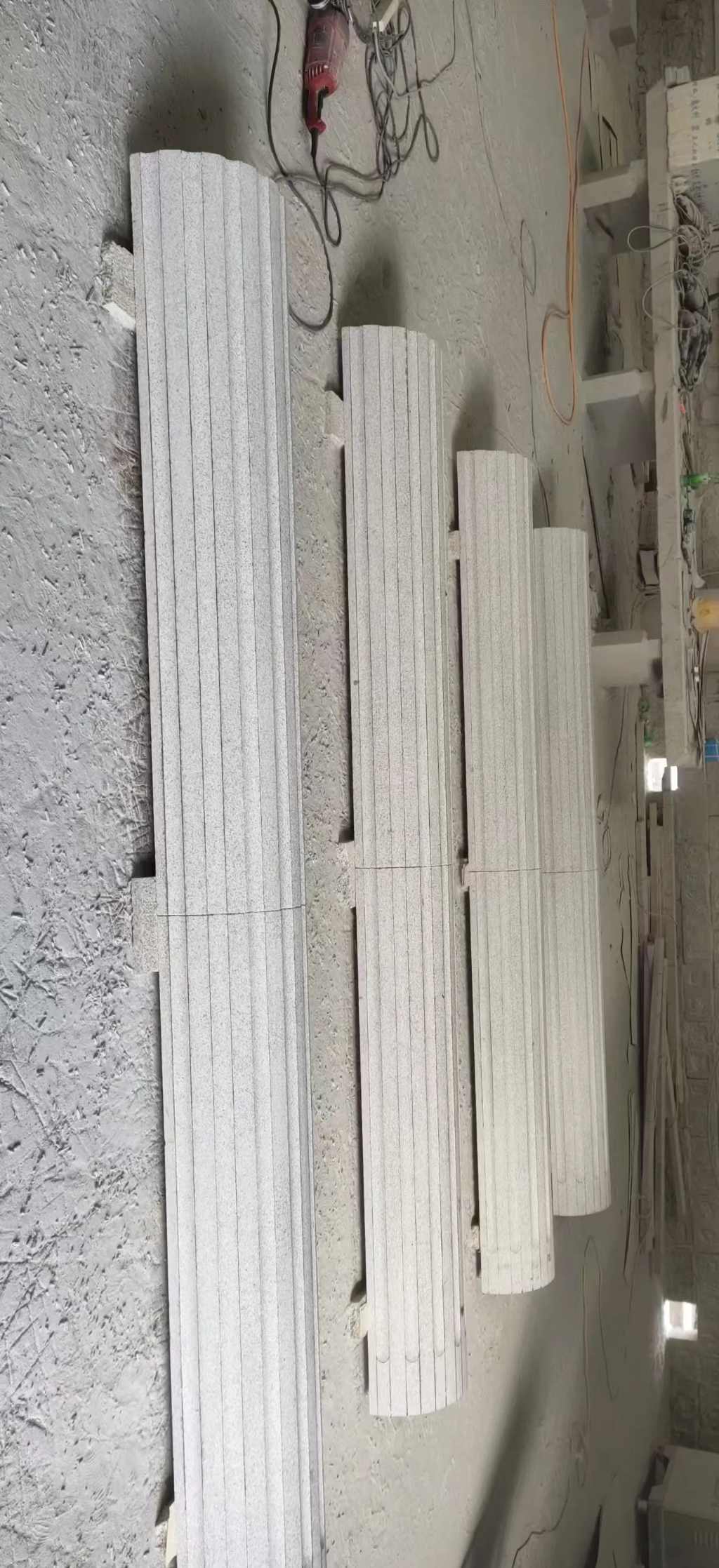 吉林市 花岗岩厂家带你看白麻花岗岩门楼大柱柱皮