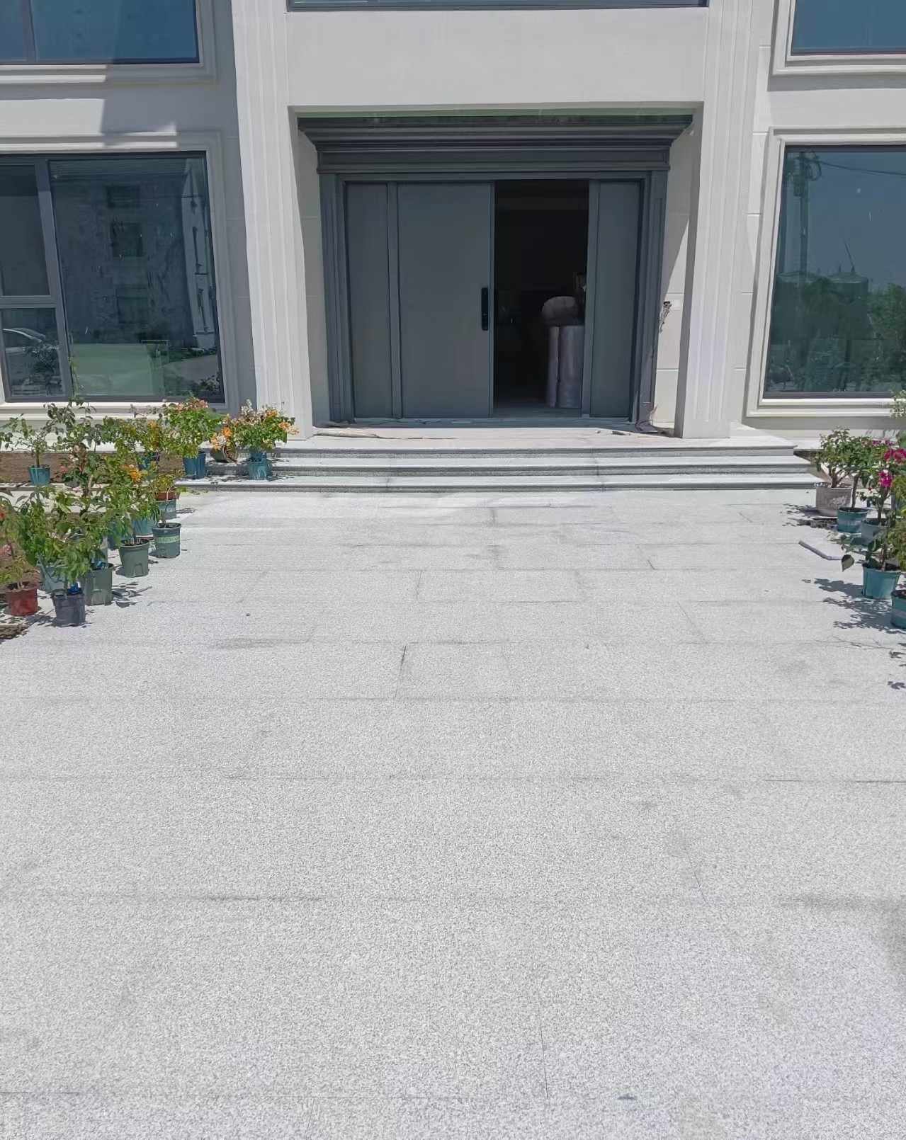 吉林市 芝麻白花岗岩地铺石地面铺装