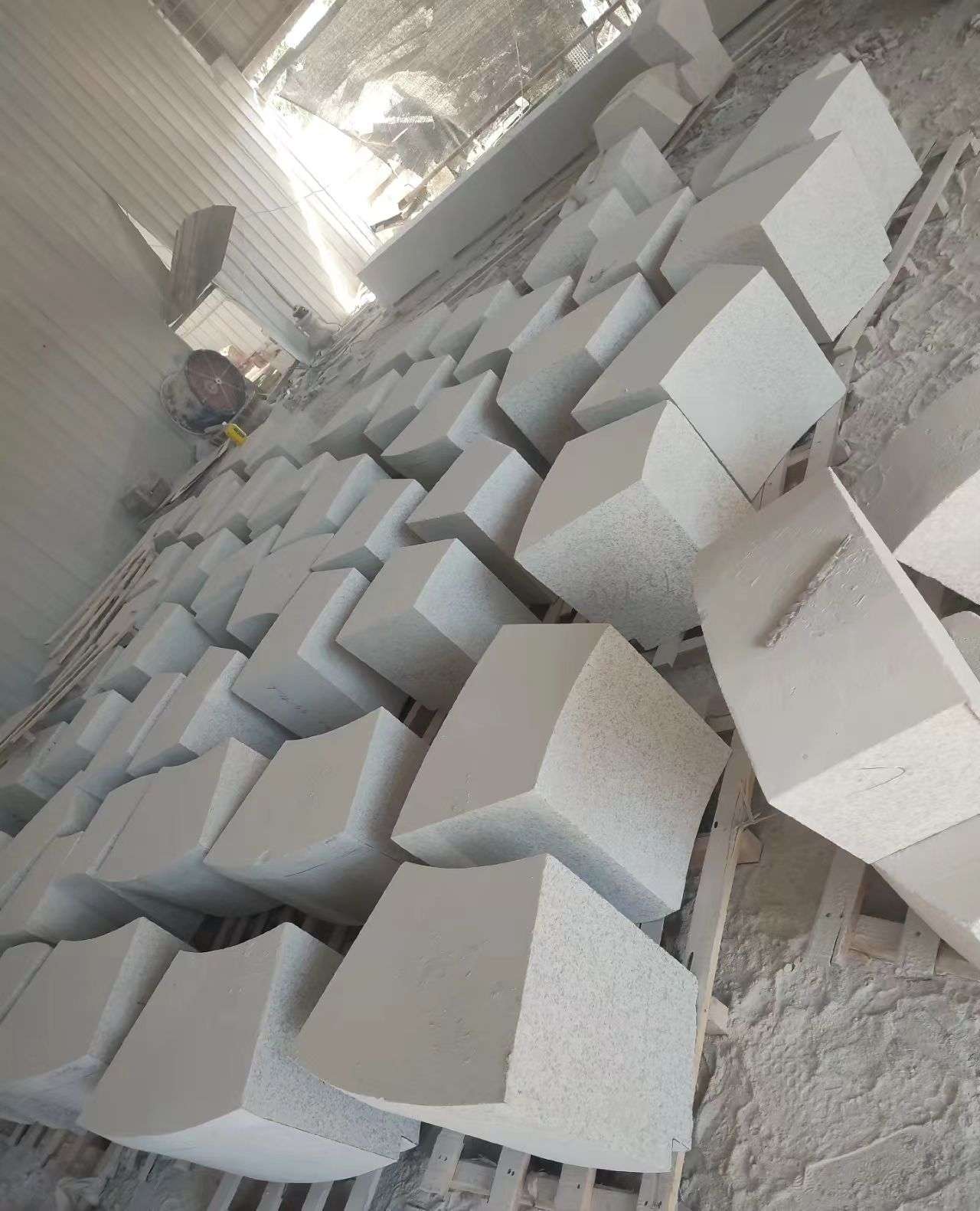 吉林市 白麻花岗岩异形坐凳