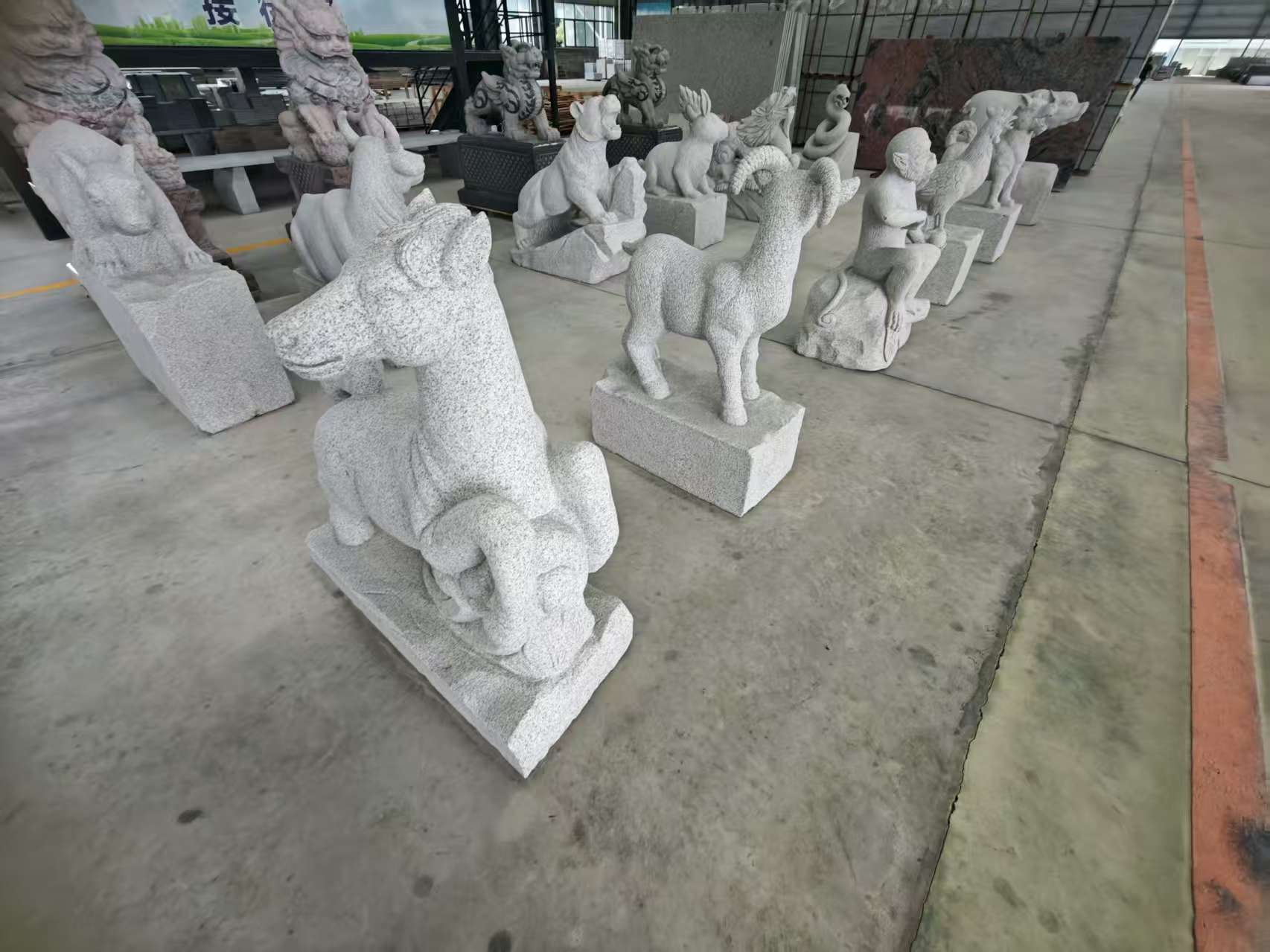 吉林市 芝麻白花岗岩造型立体雕刻——十二生肖